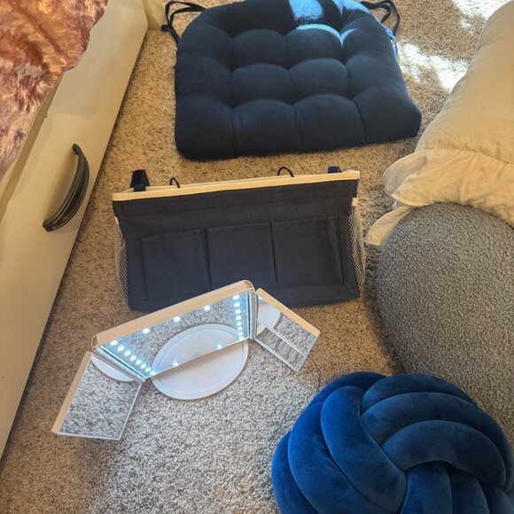 Blue Themed Dorm Decor - Picture 7 of 7